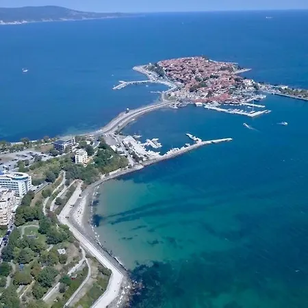 South Larisa Апартаменты